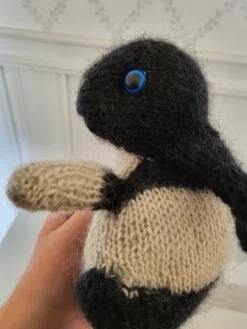 Tradera Handstickad kanin svart och ljusbeige| Baby, Børn & Leg