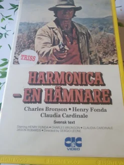 Tradera Harmonica - En hämnare Fd hyrfilm Esselte| Vhs-film