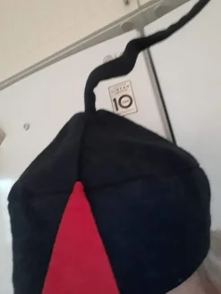 Hot hatt HANTVERK med stropp ! Hovedbeklædning