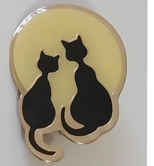 Tradera HÄFTIG BROSCH, VINTAGE. LITE PATINA. VÄLVÅRDAD. HÖG KVALITÉ,> Brocher