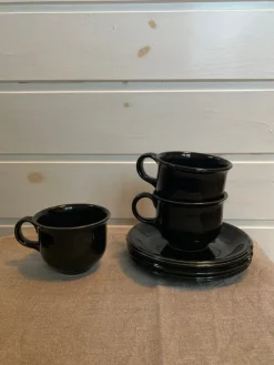 Store Höganäs koppar med fat - Signe Persson Melin - 3 st svarta Keramik & Porcelæn, Svensk