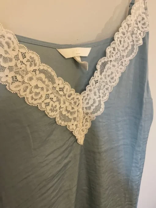 Tradera H&M MAMA blå topp, linne i storlek L Nytt!> Ventetøj