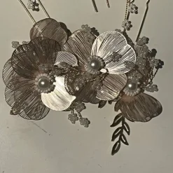 Tradera Hårsmycke med blommor och pärlor> Hårsmykker & Diademer