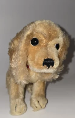Tradera Hund sittande troligtvis Steiff| Bamser