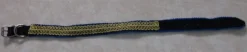 Tradera Hundhalsband 41-56 cm mörkblått med guld mönster på svart kraftigt band Ny Blå> Kæledyrstilbehør