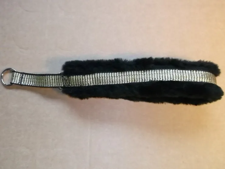 Tradera Hundhalsband halvstryp 50-56 cm svart mjuk fleece svart band guld broderier Ny> Kæledyrstilbehør
