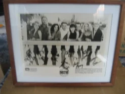 Tradera Idolbild - Fotografi med ram på skådespelare i Beverly Hills 90210 med Autografe> Øvrige Samleobjekter