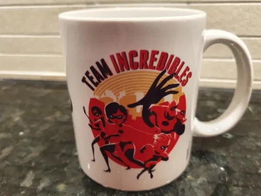 Tradera INCREDIBLES 2 TEAM MUGG Merchandise Mug Superhjältarna The Disney| Filmmerchandise