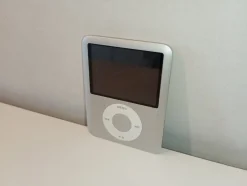 Tradera iPod - A1236 - 4GB - Deffekt| Mp3 Og Mp4-afspiller