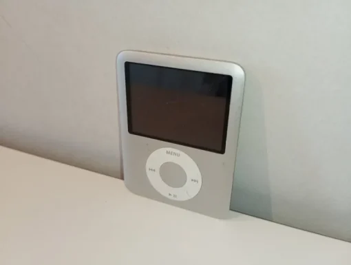 Tradera iPod - A1236 - 4GB - Deffekt| Mp3 Og Mp4-afspiller