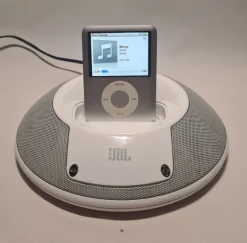 Tradera iPod med JBL dockningsstation| Mp3 Og Mp4-afspiller