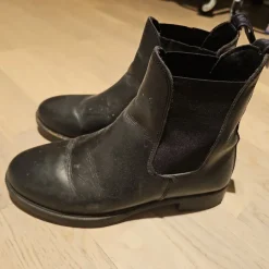 Tradera Jodhpur med stålhätta från CRW - storlek 36> Ridning Og Ridesport