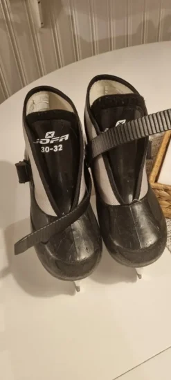 Tradera Jofa Skridskor OBS!! Storlek 30-32!!> Hockey & Skøjter