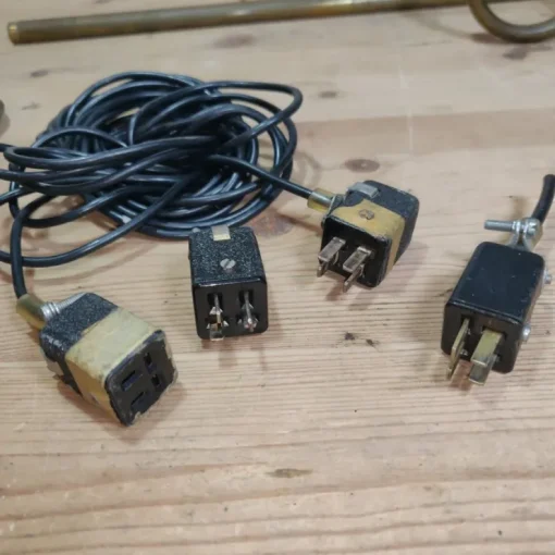 Tradera Jones 4-pin kontakter| Amatørradio