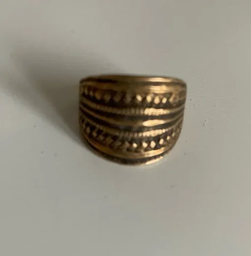 Outlet Kalevala ring, brons. Øvrige Antikviteter & Design