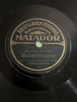 Tradera Karl Karlsson Jularbo & Helge Eriksson. Matador 6 D 1101 N.| Grammofonplader