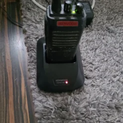 Tradera Kennwood TK-361 med bordsladdare| Amatørradio