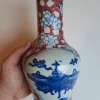 Shop Kinesisk porslinsvas balustervas vas i unerglasyrblått och rött Orientalsk Kunst Og Porcelæn
