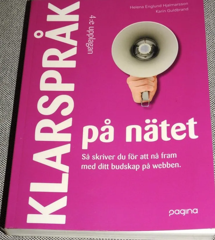 Tradera Klarspråk på nätet, 4:e uppl av Helena Englund Hjalmarsson| Noder Og Nodehæfter