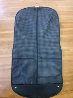 Tradera Klädeöverdrag Luca Vergani/ vattentät/ svart/ nyskick| Rejsetilbehør