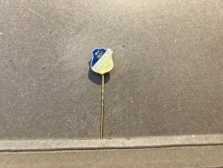 Tradera Klubbnål Gävunda SK, Mora, Dalarna (Jubileum 50 år 1981)> Stifte & Nåle