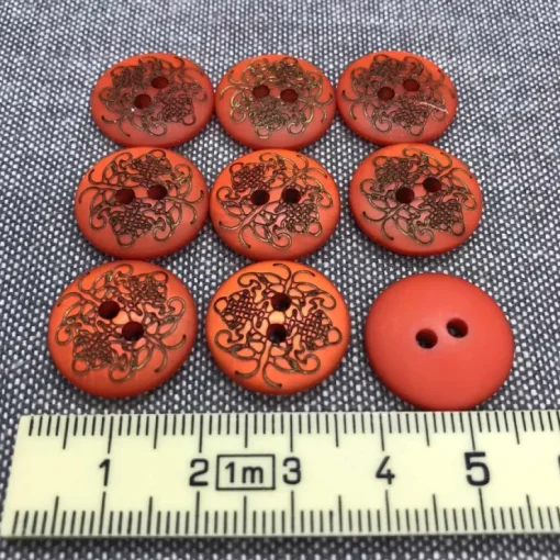 Tradera Knappar, knapp, plast, 2 hål, röd, mönstrad, 9 st, 18 mm| Syning & Strik