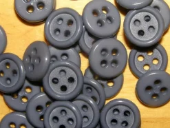 Tradera Knappar, retro, 12 st små till barn eller dockkläder, ca 11 mm grå| Syning & Strik