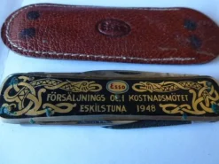 Tradera Kniv Fällkniv Eskilstuna J O Nilsson ESSO E Landgren 1948 8 cm ihopfälld> Knive & Sværd
