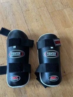 Tradera Knäskydd Fighter IMT Safety XL> Kampsport