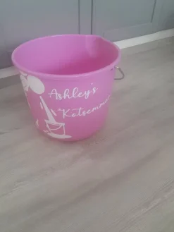 Hot Kots emmer Andre Byggevarer