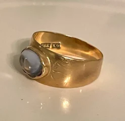 Tradera Kraftig ring i guld 18 karat. Månsten.> Ringe