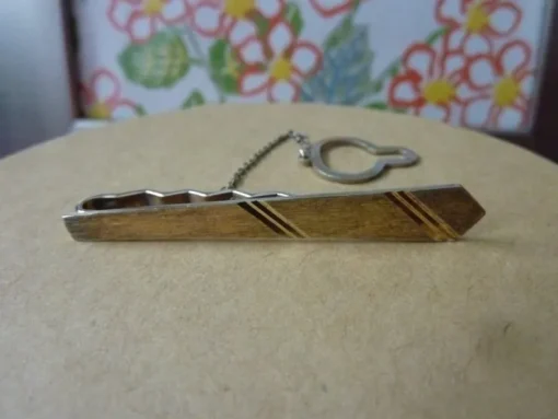 Tradera Äkta förgylld silver vintage 830 S slipsnål slipshållare m säkerhetskedja> Slipsenåle