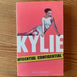 Tradera Kylie Minogue: Confidential av Sean Smith pocketbok| Musiktidsskrifter & Litteratur