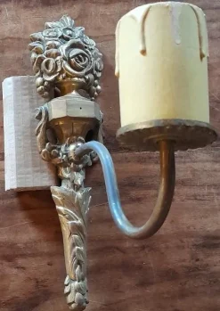 Tradera Lampett / vägglampa i gjutjärn, guldfärgad / 30 -40 Tal / Retro| Lamper