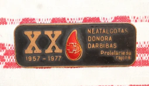 Tradera ÄLDRE BROSCH 1957-1977> Medicinske Gadgets
