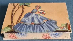 Tradera Äldre Chokladask i papp - Marabou Choklad - N:r 2035 Idyll - Caesar Blandning.> Produktemballager