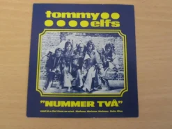 Tradera Äldre Klistermärken Dansbandet Tommy Elfs Nummer två. bra skick.> Klistermærker & Stickers
