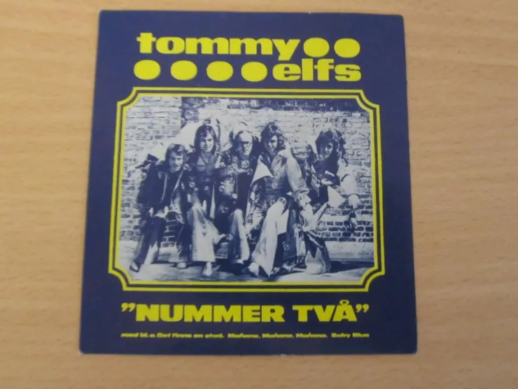 Tradera Äldre Klistermärken Dansbandet Tommy Elfs Nummer två. bra skick.> Klistermærker & Stickers