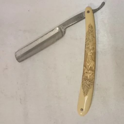Tradera Äldre rakhyvel med fodral| Barbering