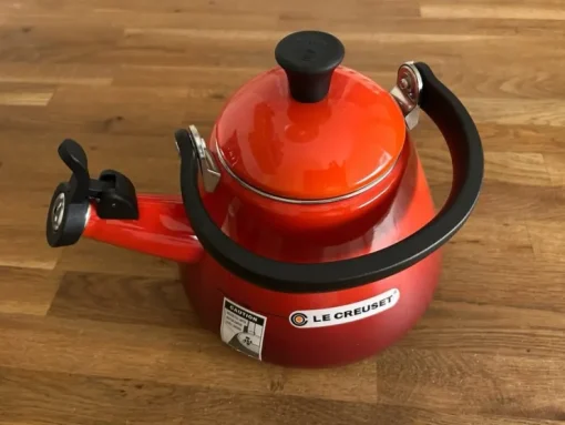 Tradera Le Creuset Vattenkittel 1,6 L Cerise| Husholdningsapparater