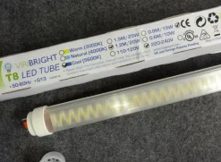 New Led Lysrör /Led Lampa Viribright T8 120 cm/20W Dagsljus/ kallvit (5600K), NY Belysning & Armaturer