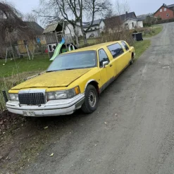 Tradera Lincoln towncar 93| Biler