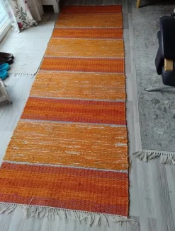 Tradera Lång orange handvävd trasmatta| Gulvtæpper