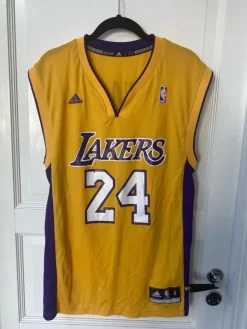 Tradera Los Angeles Lakers Basketbollströja Kobe Bryant #24 Storlek L> Basket