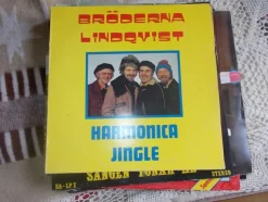 Tradera LP SKIVA MED BRÖDERNA LINDQVIST HARMONICA JINGLE| Pladeomslag