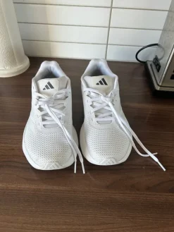 Tradera Löparskor Adidas> Løb