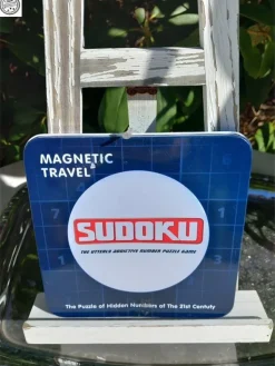 Tradera Magnetiskt Sudoku med 81 siffermagneter med lösningar och pussel magnetic travel> Leg & Spil