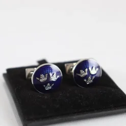 Tradera Manschettknappar, silverpläterad mässing, emalj, Tre kronor, Skultuna> Manchetknapper