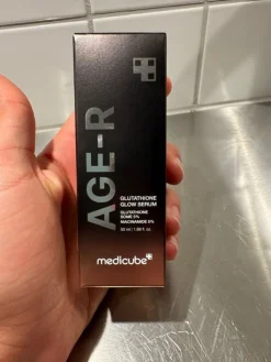 Tradera Medicuube AGE-R Glutathione Glow Serum 50 ml (OÖPPNAD)> Ansigtpleje