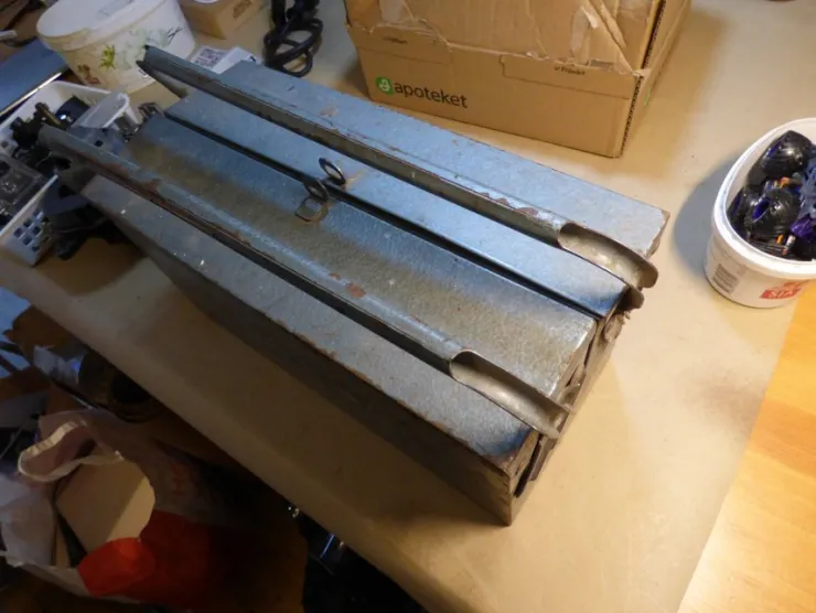 Hot Metallverktygslåda med fack Værksted